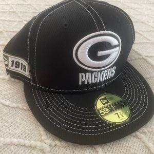 New Era Black Green Bay Packers 2019 Fitted Hat